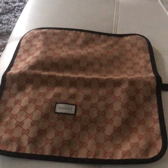 Authentic Gucci slipper pouch. Can be used as a clutch as well as a cosmetic bag - Picture 5 of 5